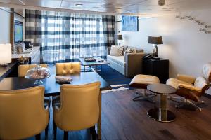 Suite_Sky_Loft_sm_300